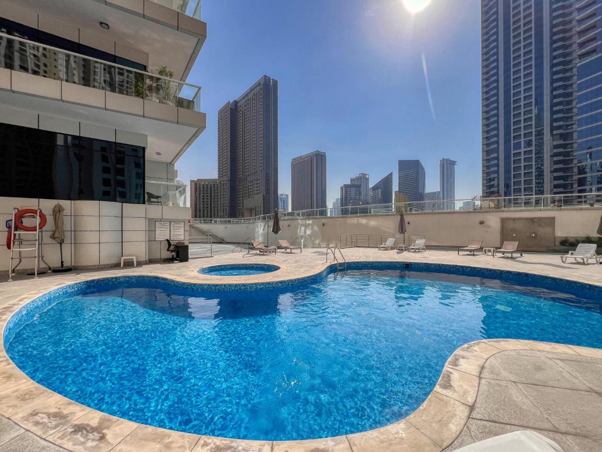 Вилла Lovely Unit With Marina View Дубай Экстерьер фото