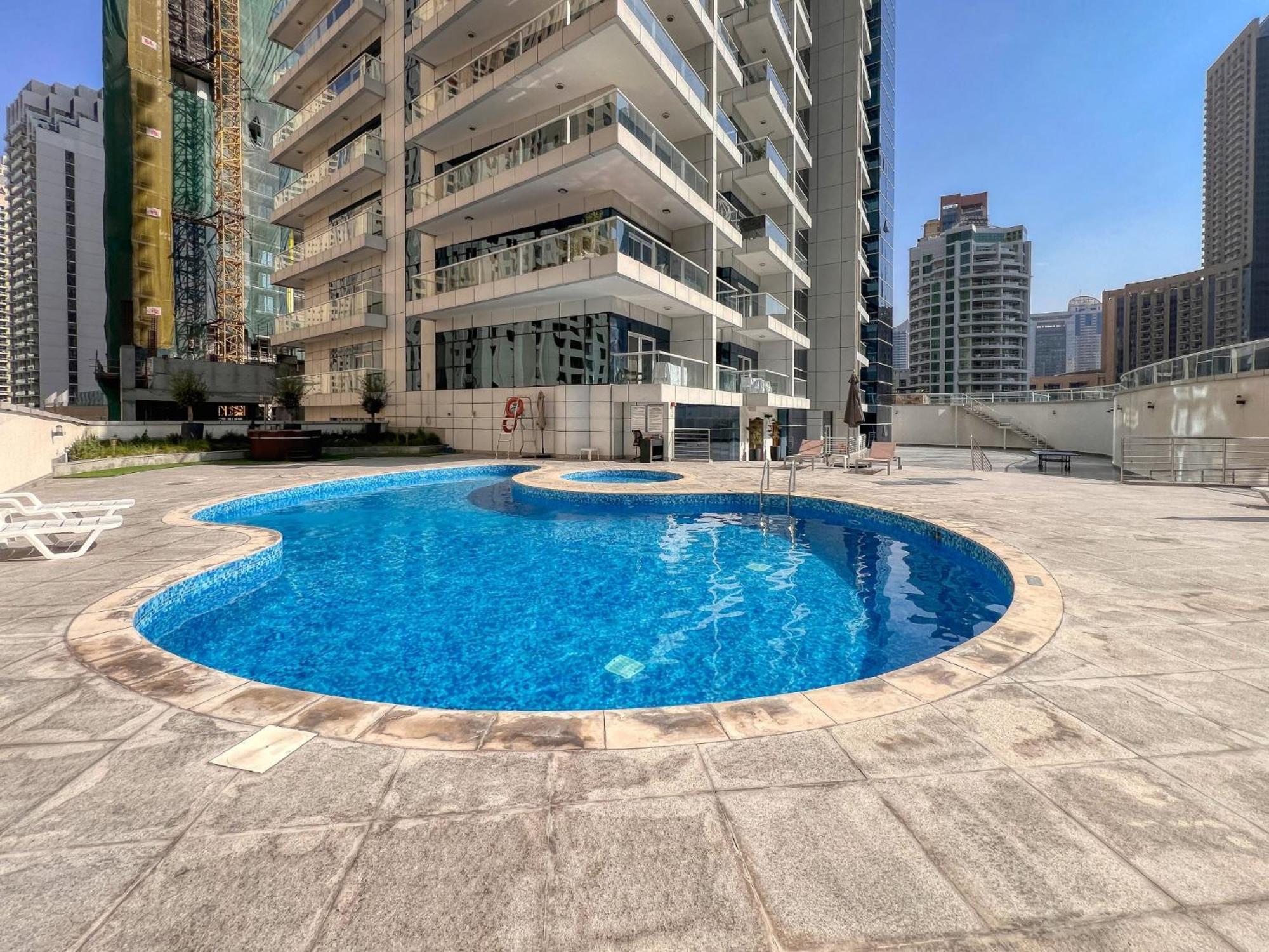Вилла Lovely Unit With Marina View Дубай Экстерьер фото