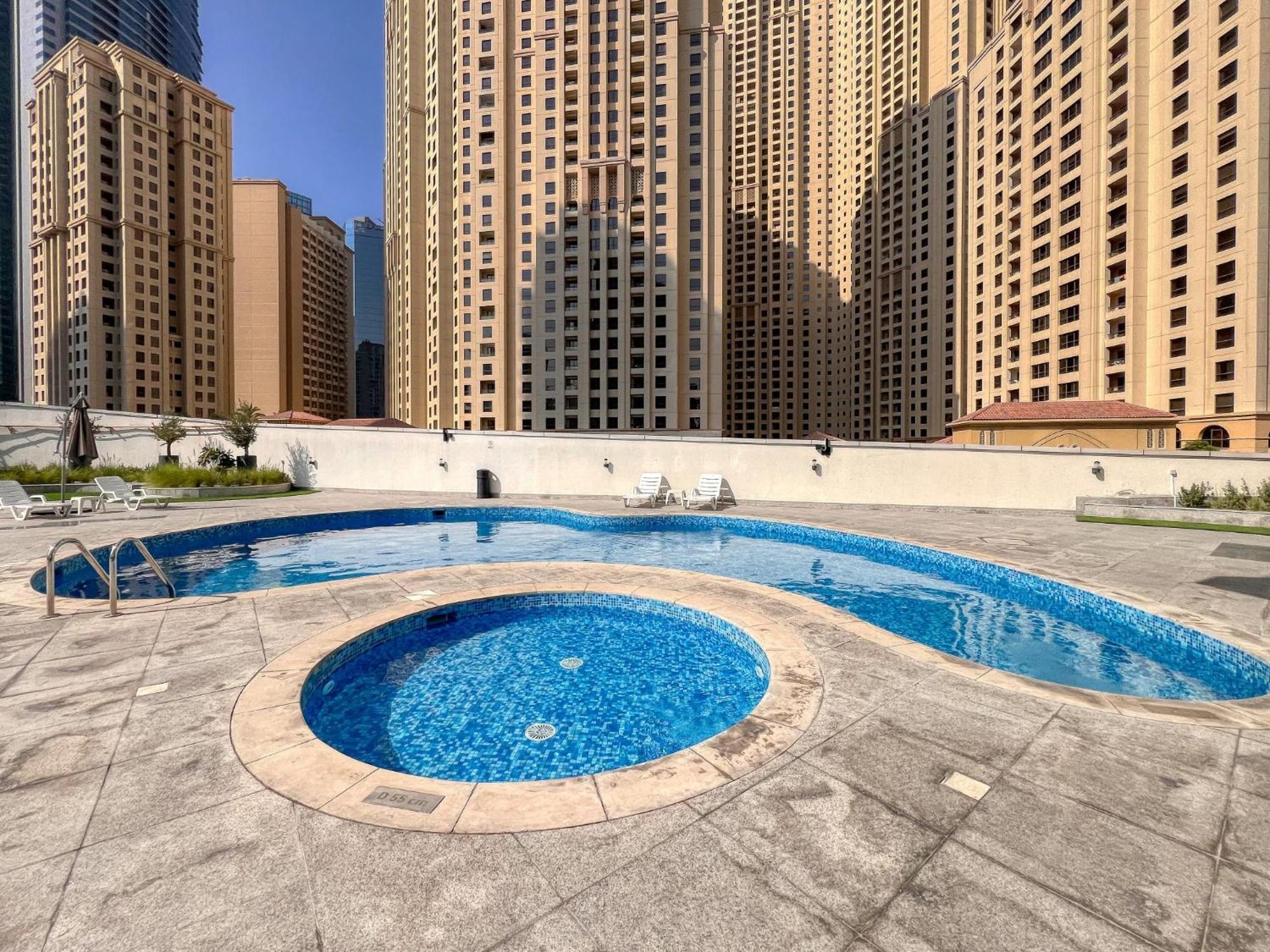 Вилла Lovely Unit With Marina View Дубай Экстерьер фото
